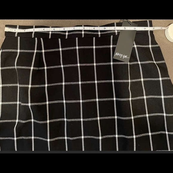 NWT Nasty Gal Check A Line Mini Skirt ~ Size 8 - Picture 4 of 6